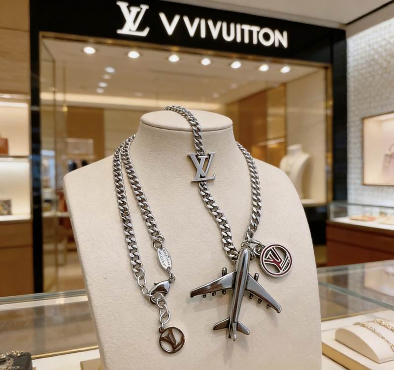 LV Necklace 03yxs95